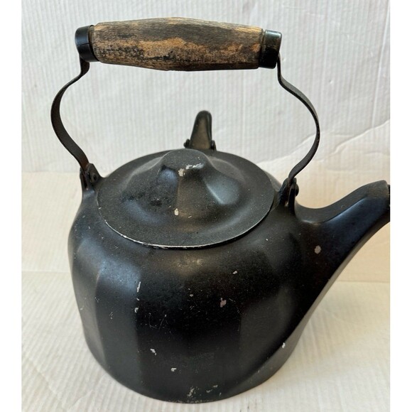 Vintage Black Wagner Ware Colonial Tea Kettle Cast Aluminum Wood Handle Sidney O - Picture 3 of 9